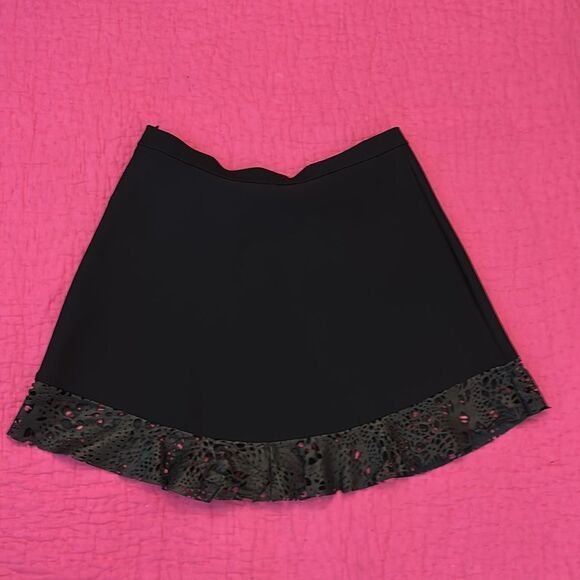 Jazmin Chebar black mini skirt with genuine leather laser cut trim, L - Picture 4 of 8